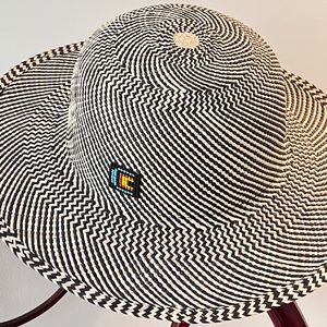 NWT Panamá HAT! Size medium. Artisan Handmade. Sustainable Straw. Natural Dyes.